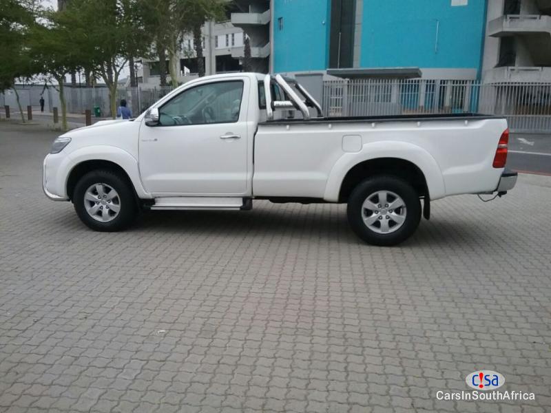 Toyota Hilux 2.5 Manual 2013 - image 4