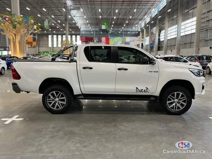 Toyota Hilux GD 6 2.8 Dakar Automatic 2022 - image 3