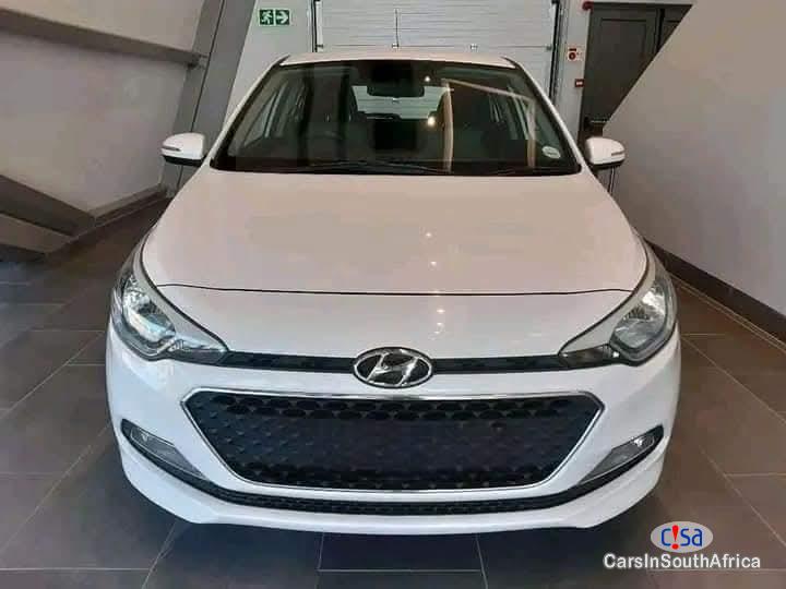 Pictures of Hyundai i20 Automatic 2015
