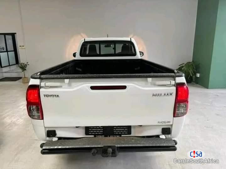 Toyota Hilux 2.4GD Manual 2020 - image 4