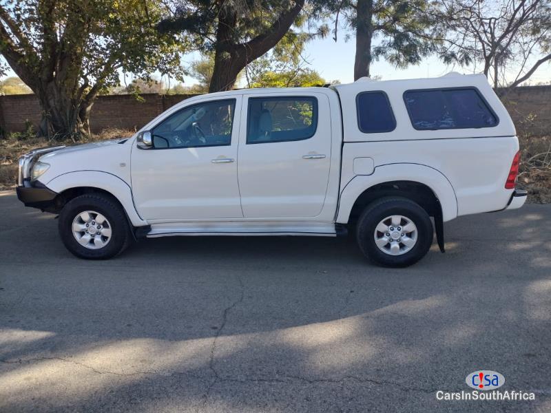 Pictures of Toyota Hilux 2.7 Manual 2007