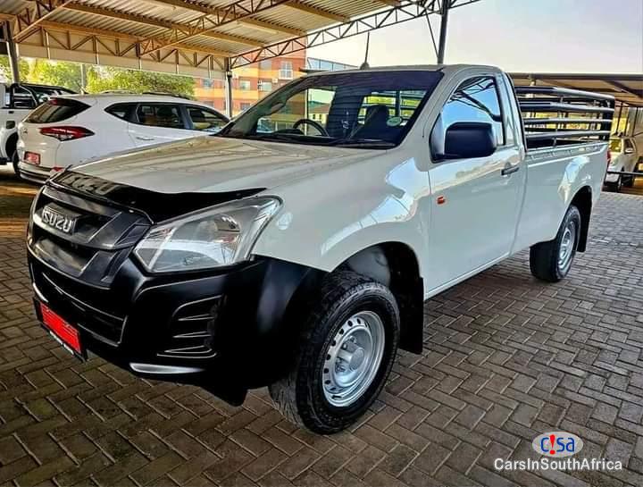 Picture of Isuzu 250 Manual 2020