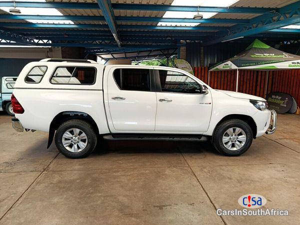 Toyota Hilux 2.8 GD-6 Raider Call 081 494 5928 Delivery Nationwide Automatic 2017 - image 2