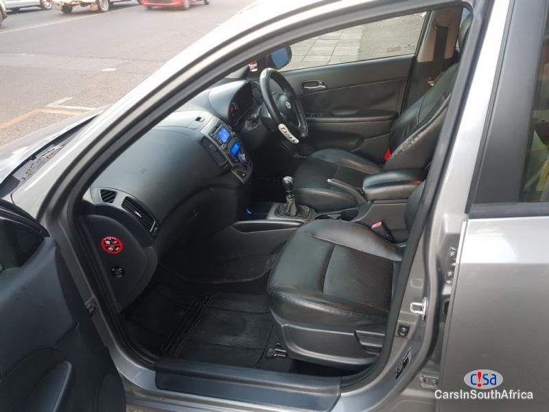 Hyundai i30 1.8 Manual 2011 - image 3