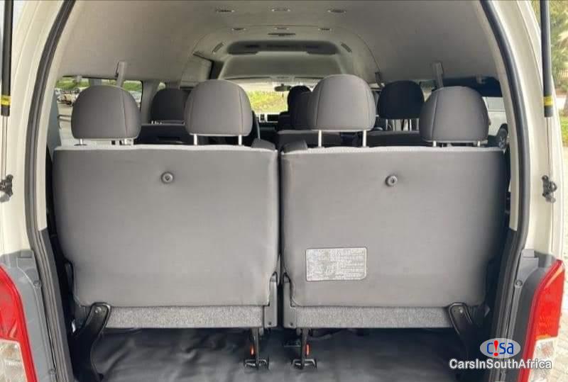 Toyota Quantum 2.7 Manual 2019 - image 2