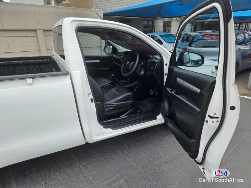 Toyota Hilux 2.4 Manual 2017 - image 3