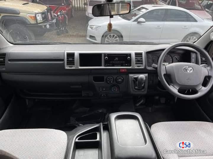 Toyota Quantum 2.5 Manual 2018 - image 4