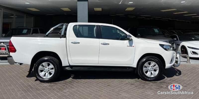 Toyota Hilux Manual 2016 - image 4