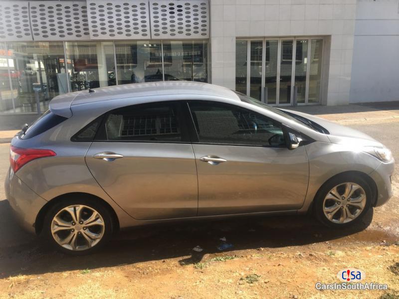 Hyundai i30 1.8 Executive Manual 2013 - image 2