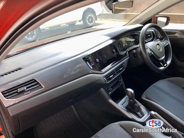 Volkswagen Polo 1.0 Automatic 2018 - image 2