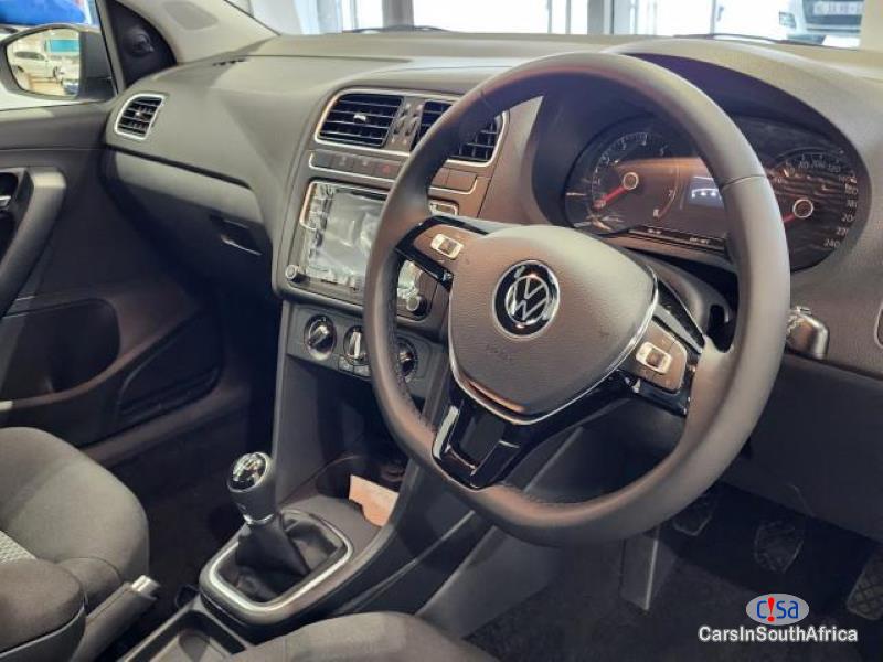Volkswagen Polo Manual 2019 - image 6