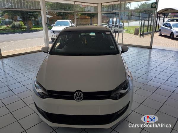 Volkswagen Polo Manual 2011 - image 2