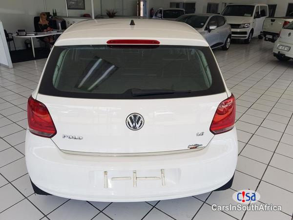 Volkswagen Polo Manual 2011 - image 4