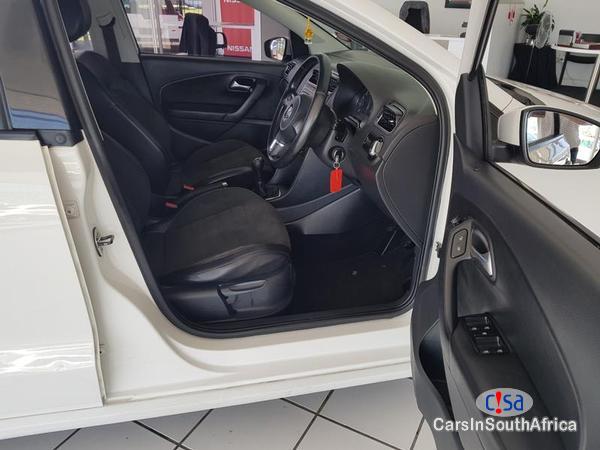 Volkswagen Polo Manual 2011 - image 7