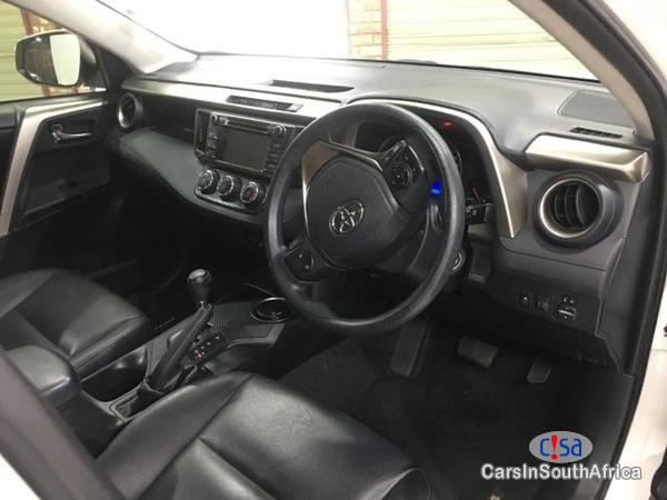 Toyota RAV-4 Automatic 2016 - image 11