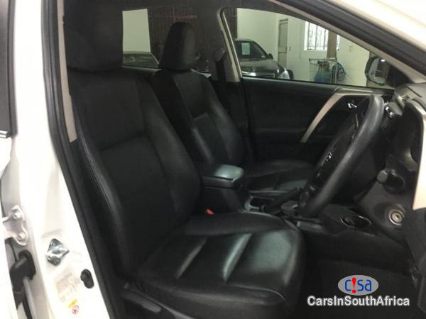 Toyota RAV-4 Automatic 2016 - image 6