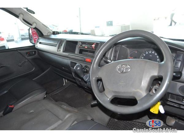Toyota Quantum Manual 2015 - image 9