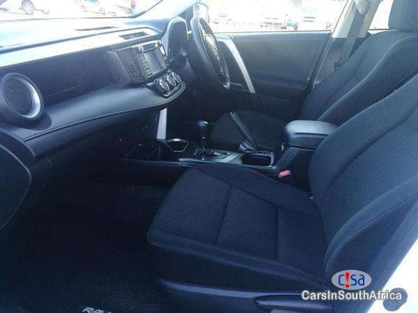 Toyota RAV-4 Automatic 2015 - image 6