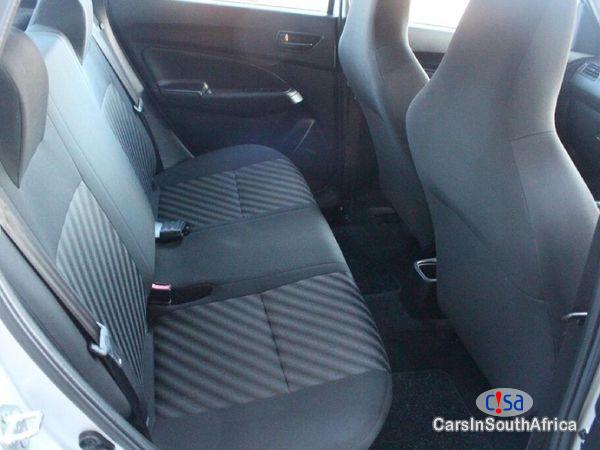 Suzuki Swift 1.2 GLX 5-dr Manual Manual 2023 - image 4