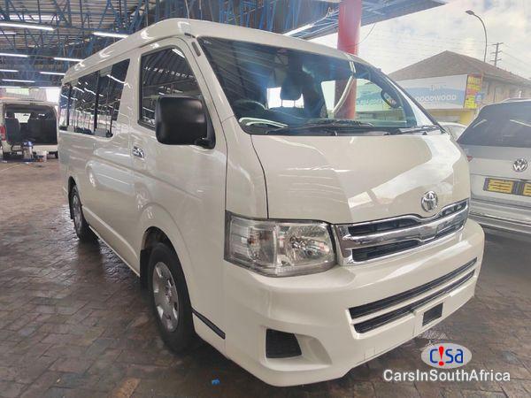 Toyota Quantum GL 2.7 Manual 10 Seats Manual 2015 - image 2