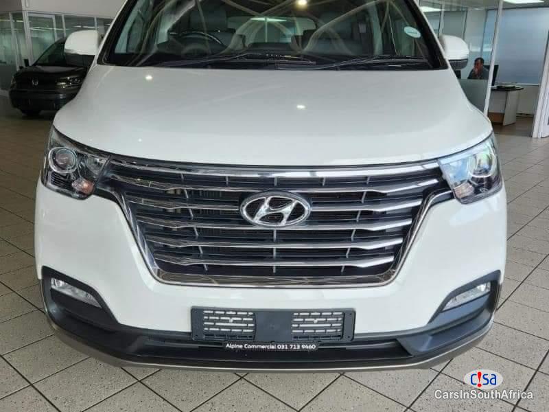Hyundai H-1 2.5 CRDi Manual 2019 - image 2