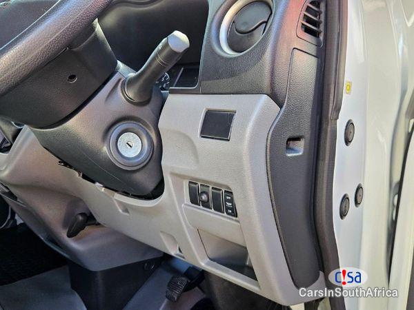Nissan NV350 2.5 16-Seat Impendulo Manual 2017 - image 5