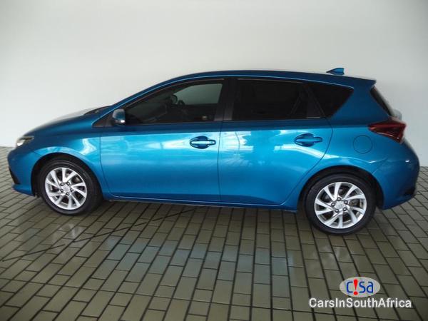 Toyota Auris Manual 2016 - image 2