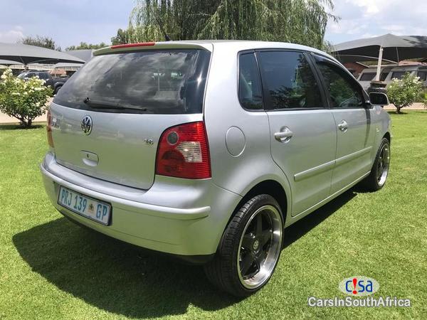 Volkswagen Polo Manual 2005 - image 2