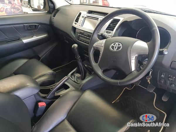 Toyota Hilux Manual 2014 in Gauteng