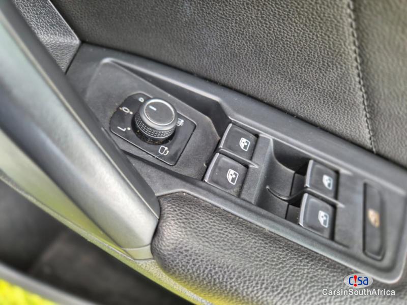 Volkswagen Tiguan 2.0Tsi Highline 4Motion DSG Call:0691808200 Automatic 2019 - image 10