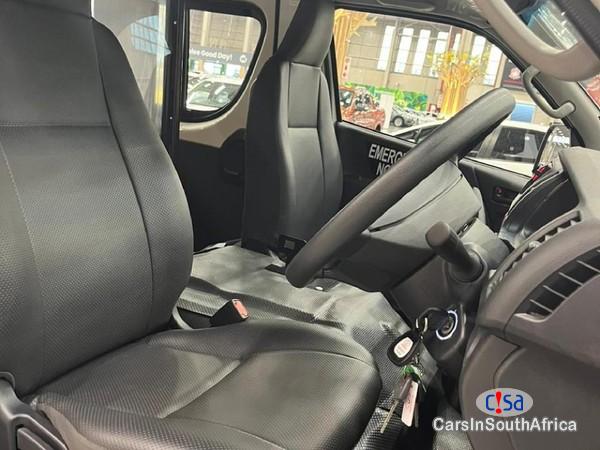 Toyota Quantum 2.5 D-4D Sesfikile 16-Seat Manual 2021 in Free State