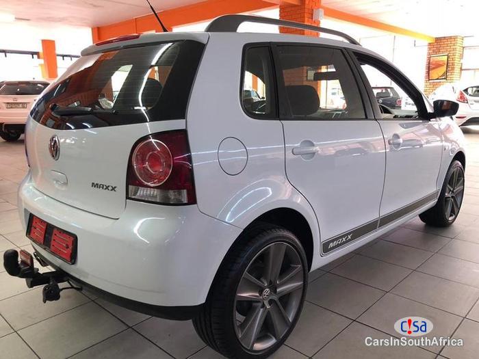 Volkswagen Polo Manual 2015 - image 4