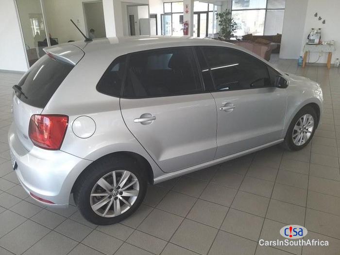 Volkswagen Polo Manual 2015 - image 2