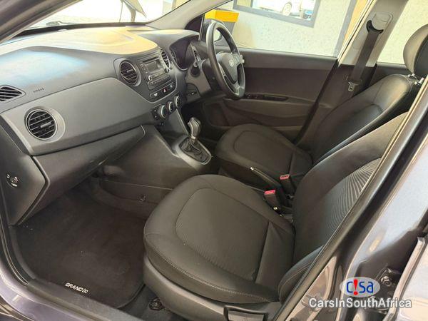 Hyundai i10 Grand Fluid Automatic 2015 - image 3