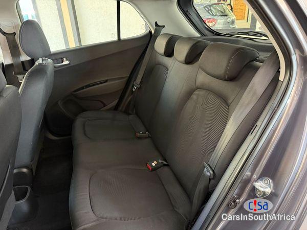 Hyundai i10 Grand Fluid Automatic 2015 - image 4