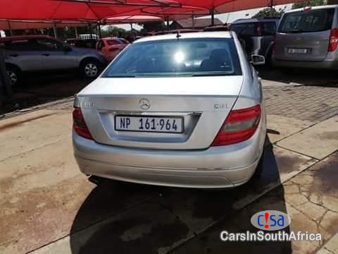 Mercedes Benz C-Class Automatic 2011 - image 2