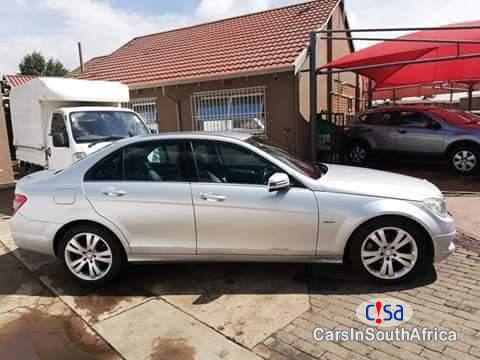 Mercedes Benz C-Class Automatic 2011 - image 4
