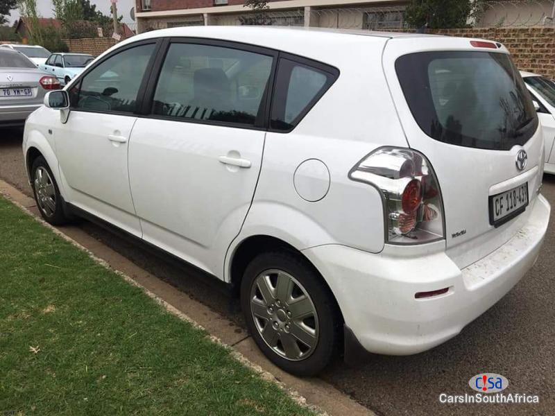 Toyota Verso Manual 2009 - image 2