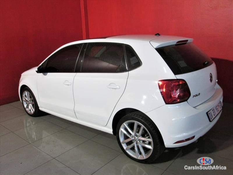 Volkswagen Polo Manual 2015 - image 2