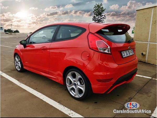 Ford Fiesta Manual 2016 - image 2
