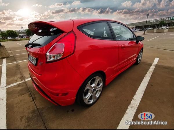Ford Fiesta Manual 2016 - image 4