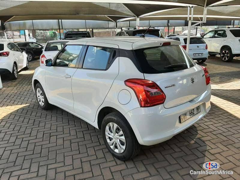 Suzuki Swift 1.0 GL Manual 2022