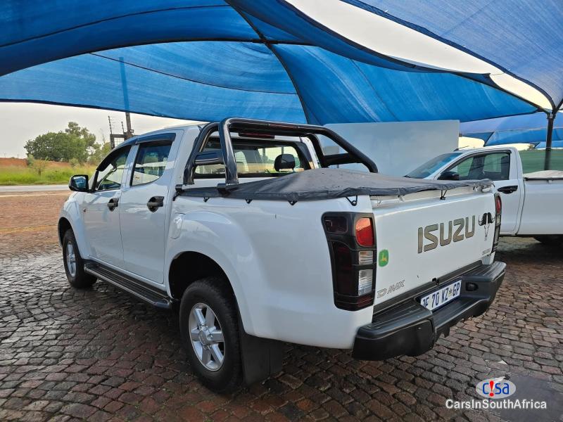 Isuzu D-Max 3.0TD Double Cab 4x4 Automatic 2020 - image 5