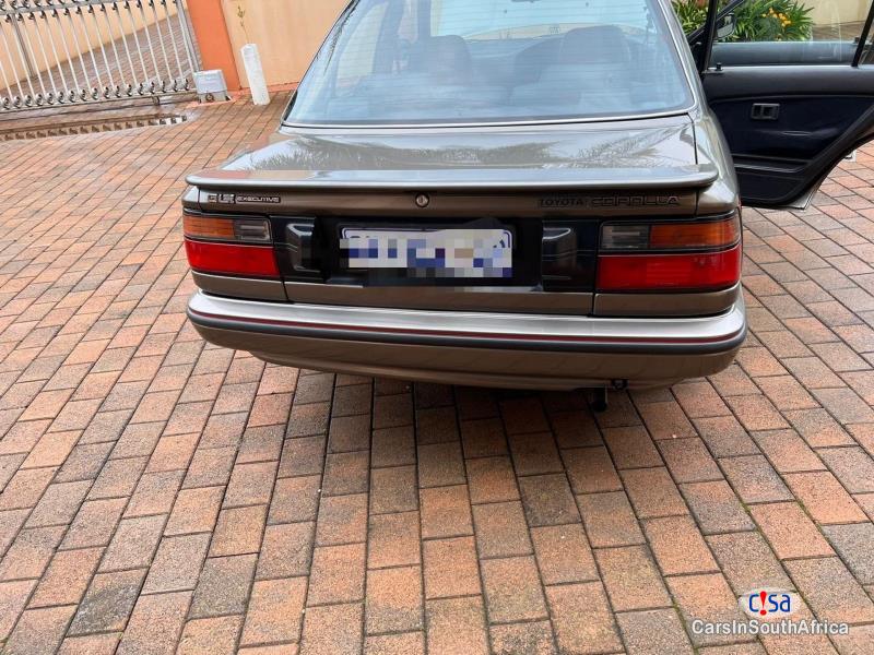 Toyota Corolla Executive {0817687830} Manual 1993 - image 3