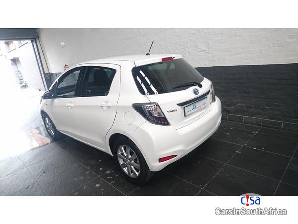 Toyota Yaris Automatic 2014 - image 3