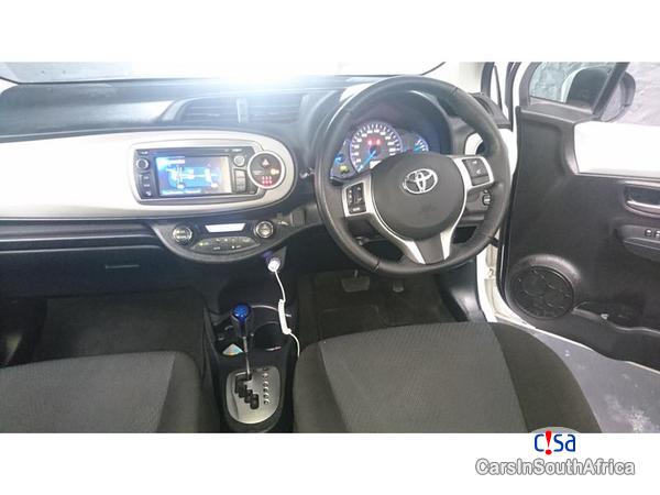 Toyota Yaris Automatic 2014 - image 5