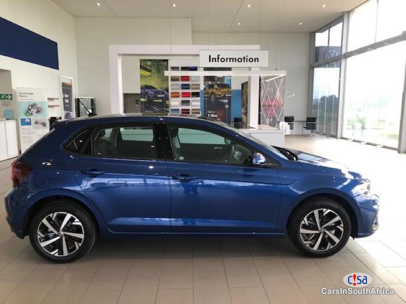 Pictures of Volkswagen Polo 1922 Automatic 2000