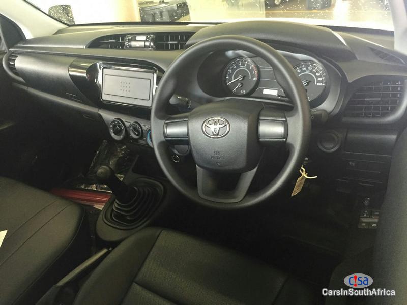 Toyota Hilux Manual 2020 - image 4