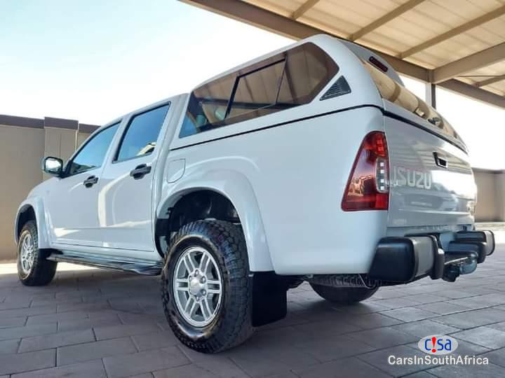 Isuzu KB250 250 Manual 2015 - image 3