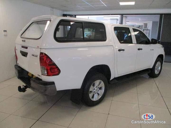 Toyota Hilux 2.4GD Manual 2017 - image 2